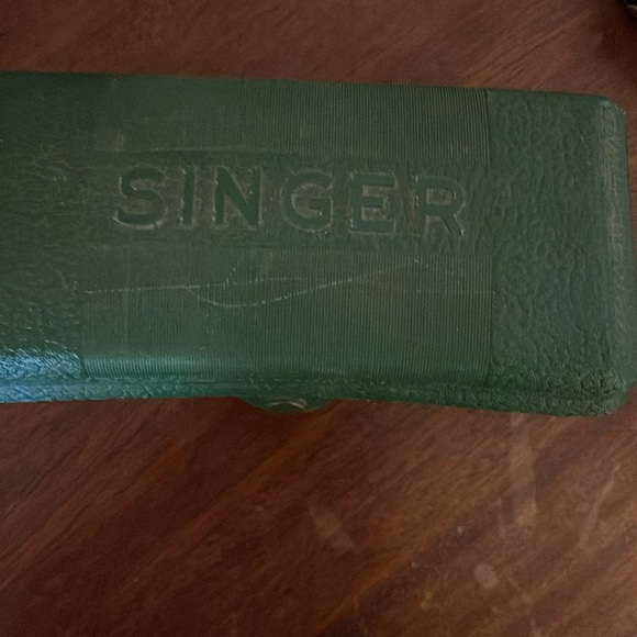 Singer buttonholer - Picture 5 of 6